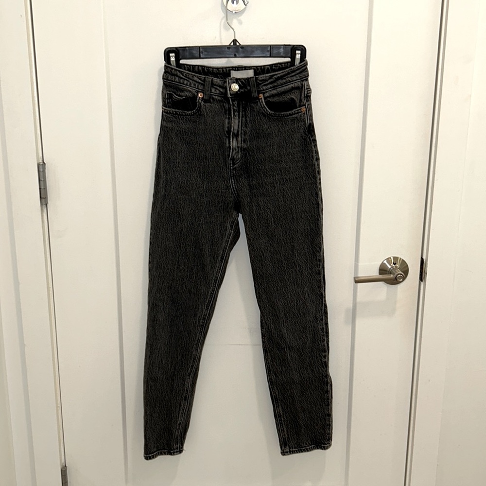Black/grey high waisted, skinny jeans